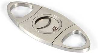 Guillotine cigar cutter in closed position
