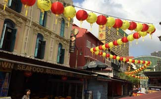 Chinatown in Singapore at night